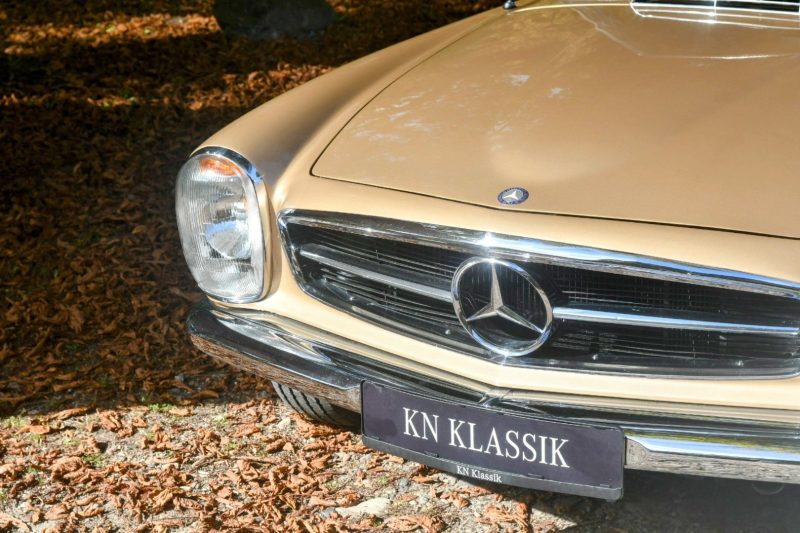 Mercedes 280SL W113 Pagode Sandbeigemetallic – Bild 4