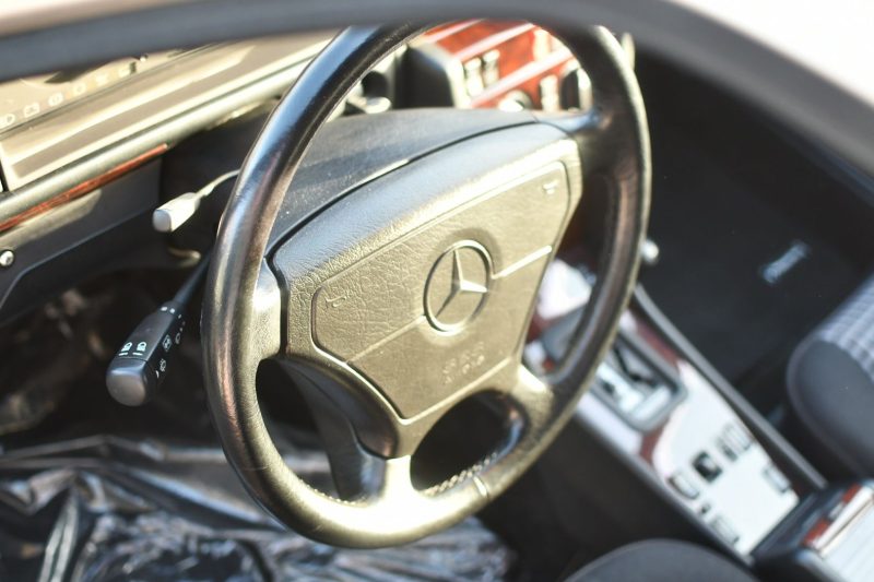 Mercedes 400E Rauchsilber Stoff Karo 86.000km DE Fahrzeug – Bild 17