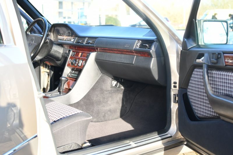 Mercedes 400E Rauchsilber Stoff Karo 86.000km DE Fahrzeug – Bild 14