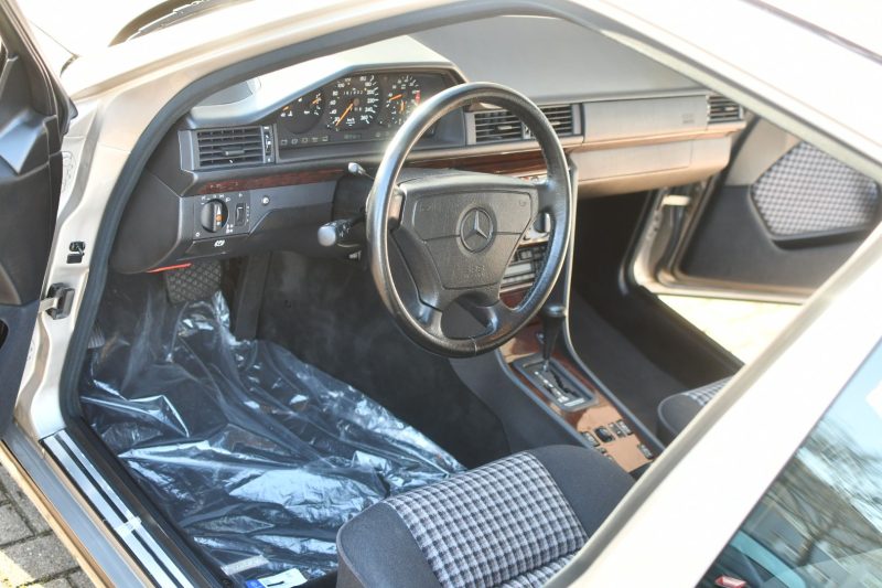 Mercedes 400E Rauchsilber Stoff Karo 86.000km DE Fahrzeug – Bild 9