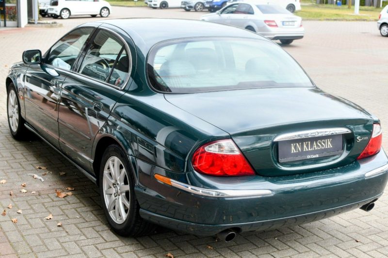 Jaguar S-Type 3.0 Handschalter British Racing Green – Bild 2