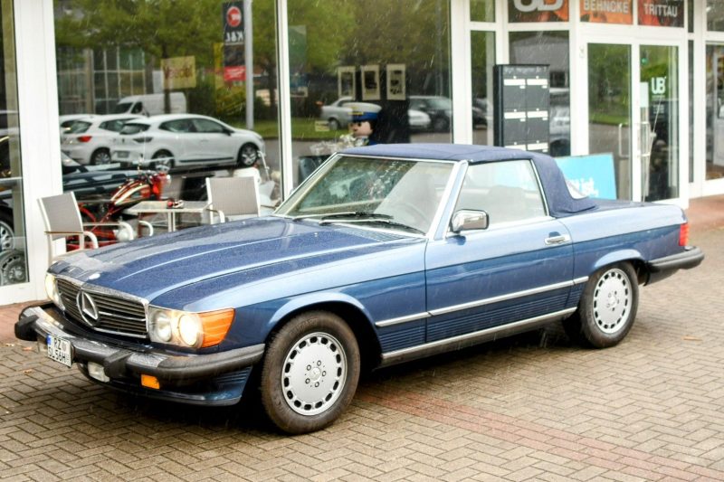 Mercedes 560SL R107 Nautikblau Leder Dattel Erstlack – Bild 3