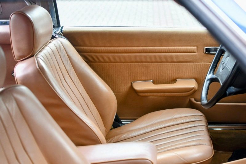 Mercedes 560SL R107 Nautikblau Leder Dattel Erstlack – Bild 17