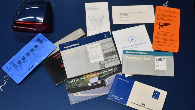 Mercedes 560SL R107 Nautikblau Leder Dattel Erstlack – Bild 14