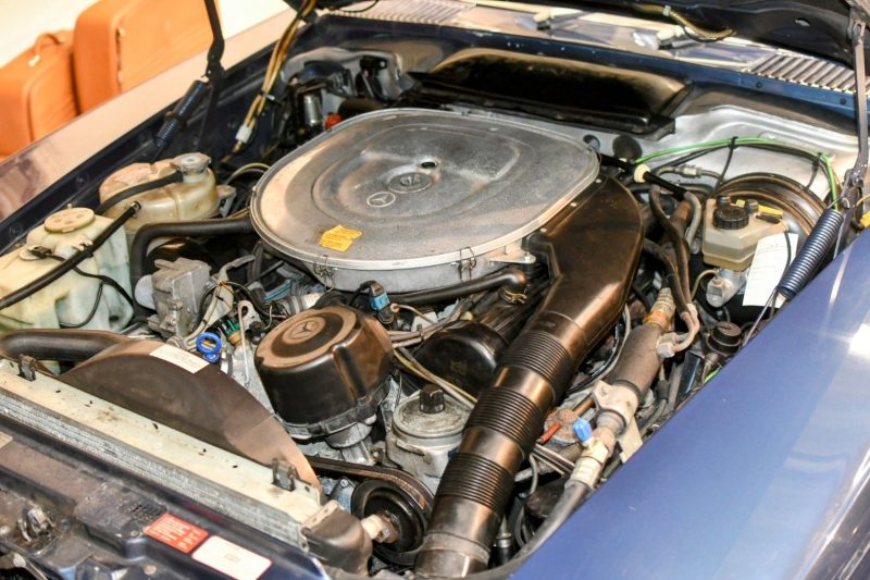 Mercedes 560SL R107 Nautikblau Leder Dattel Erstlack – Bild 12