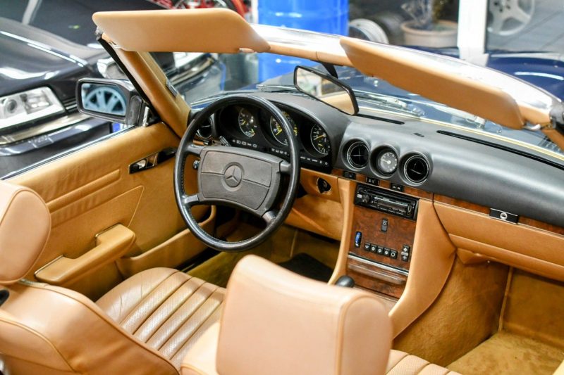 Mercedes 560SL R107 Nautikblau Leder Dattel Erstlack – Bild 15