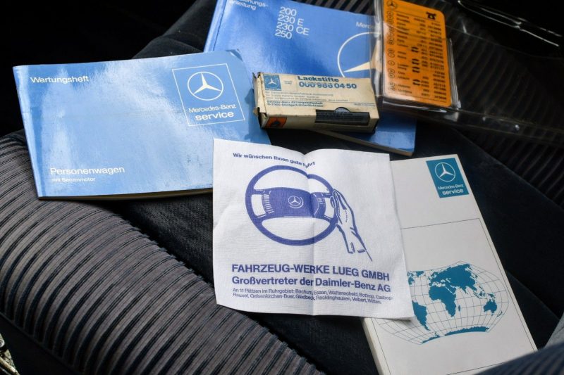 Mercedes 230E W123 Velours DZM ESD – Bild 11