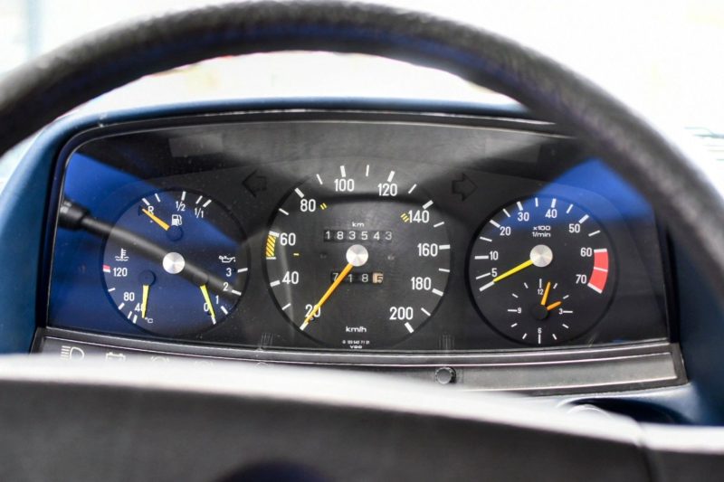 Mercedes 230E W123 Velours DZM ESD – Bild 13