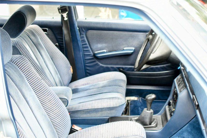 Mercedes 230E W123 Velours DZM ESD – Bild 9