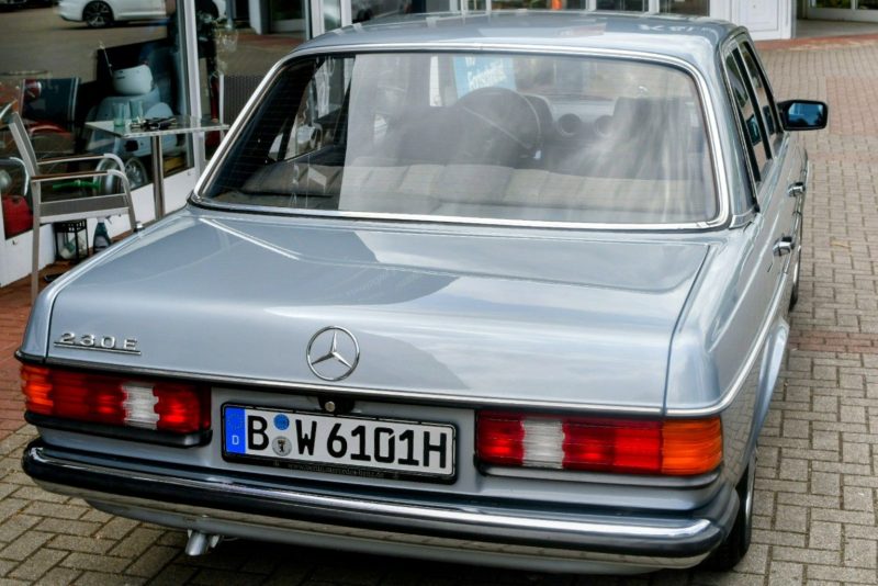 Mercedes 230E W123 Velours DZM ESD – Bild 3