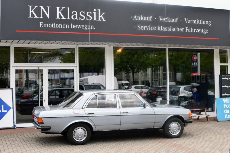 Mercedes 230E W123 Velours DZM ESD – Bild 2
