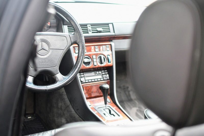 Mercedes E36T AMG S124 Brilliantsilber Leder Schwarz DE Auslieferung Code 957 – Bild 16