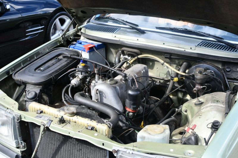 Mercedes 230C Silberdiestel Velours Schiebedach – Bild 2