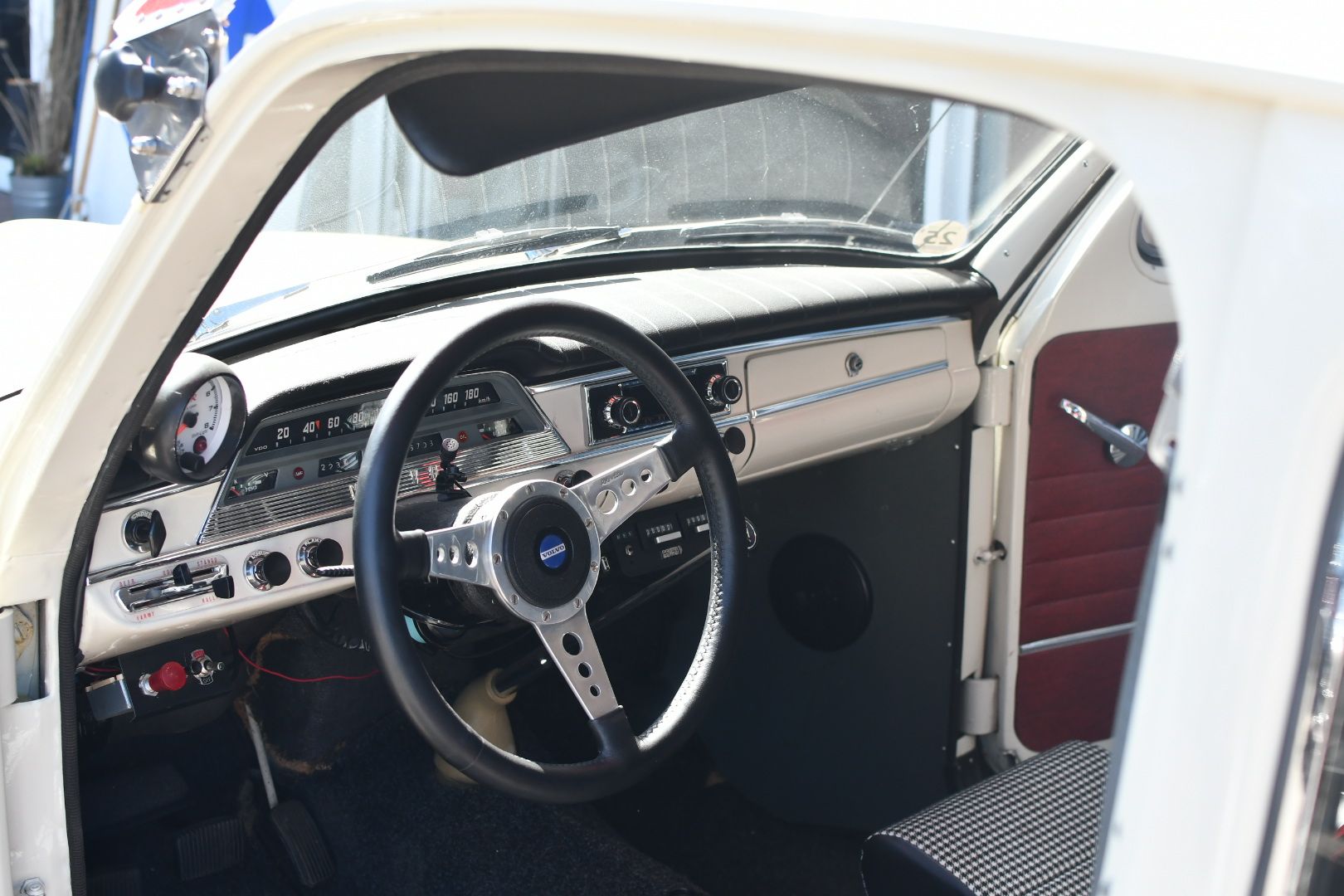 Volvo P544 Sport – Bild 7