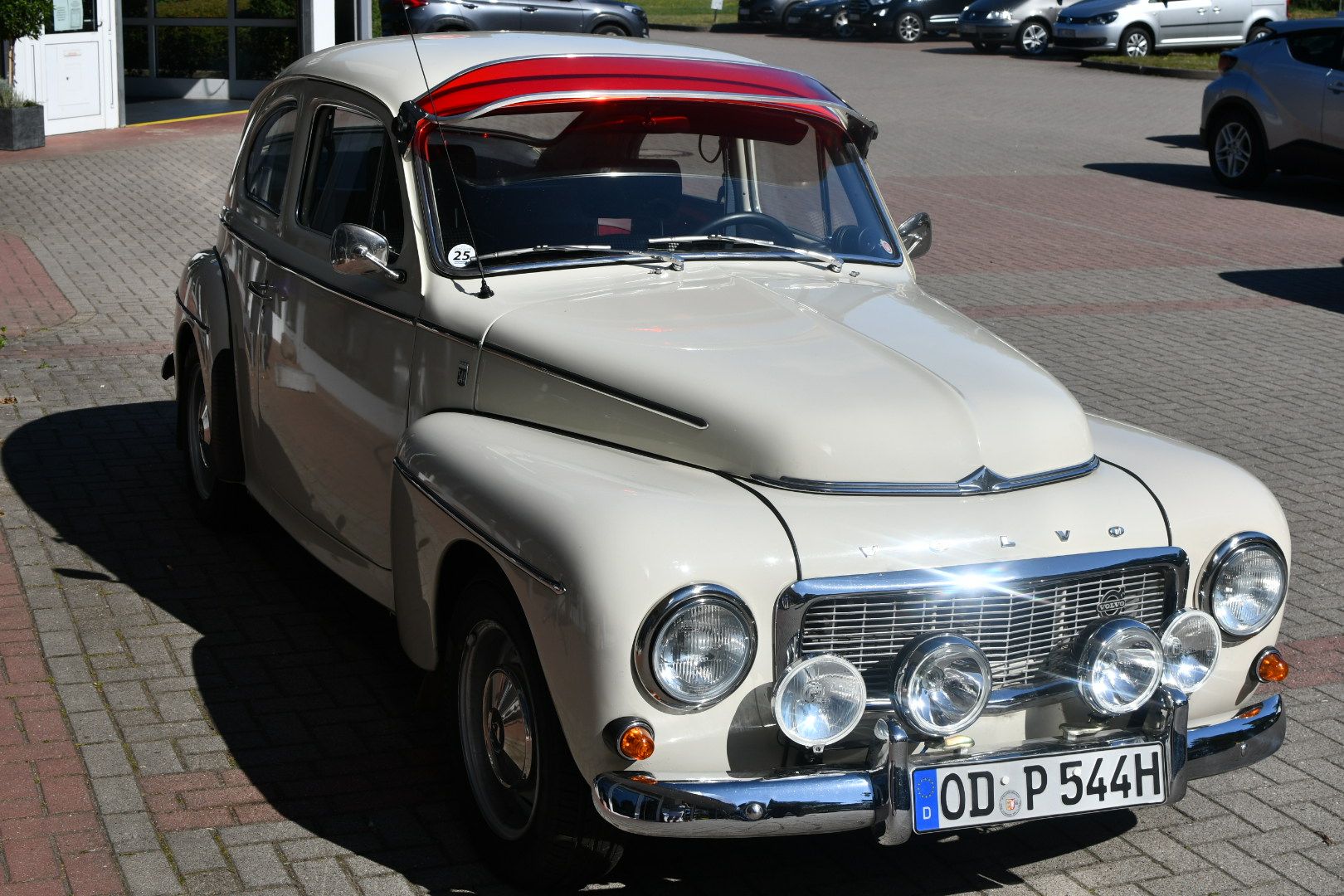 Volvo P544 Sport – Bild 2