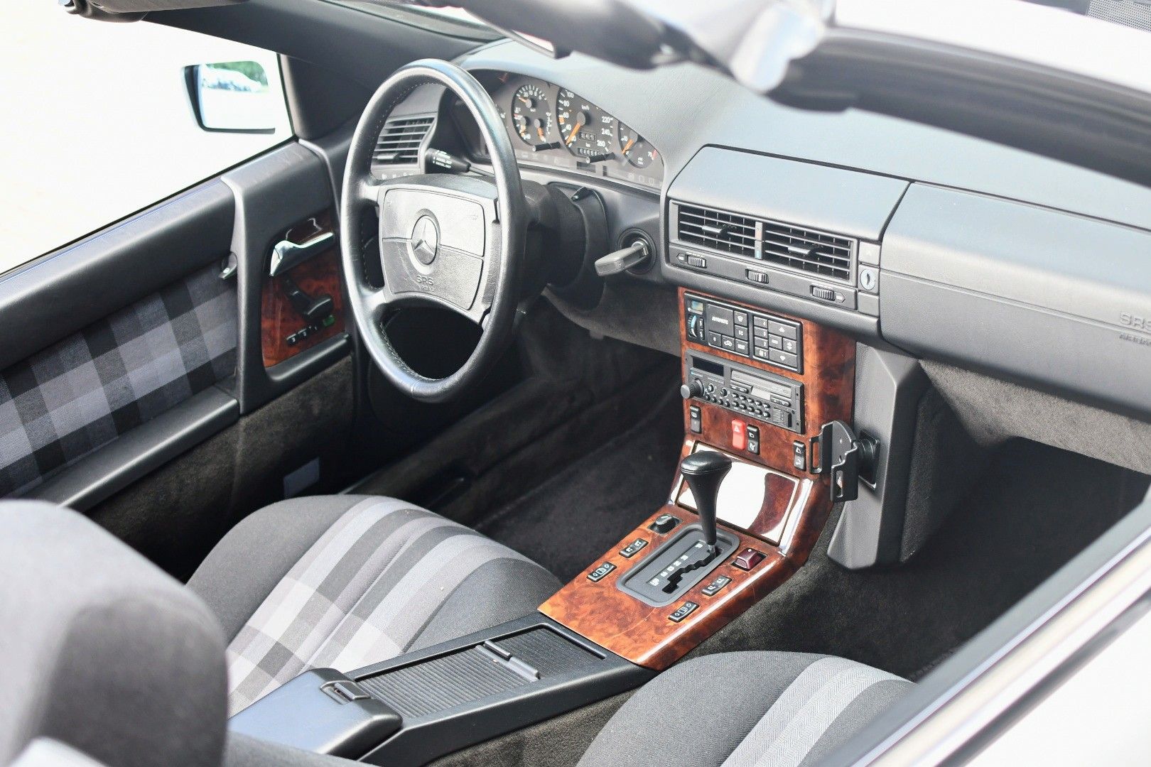 Mercedes 500SL Brilliantsilber Stoff KARO 40.500km – Bild 16